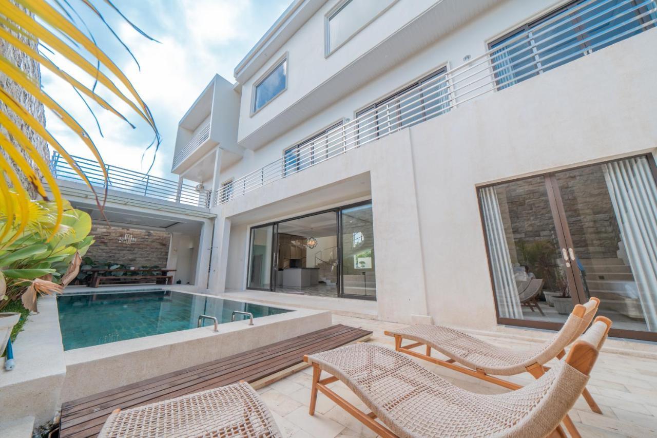 Karen Uluwatu (Bali)